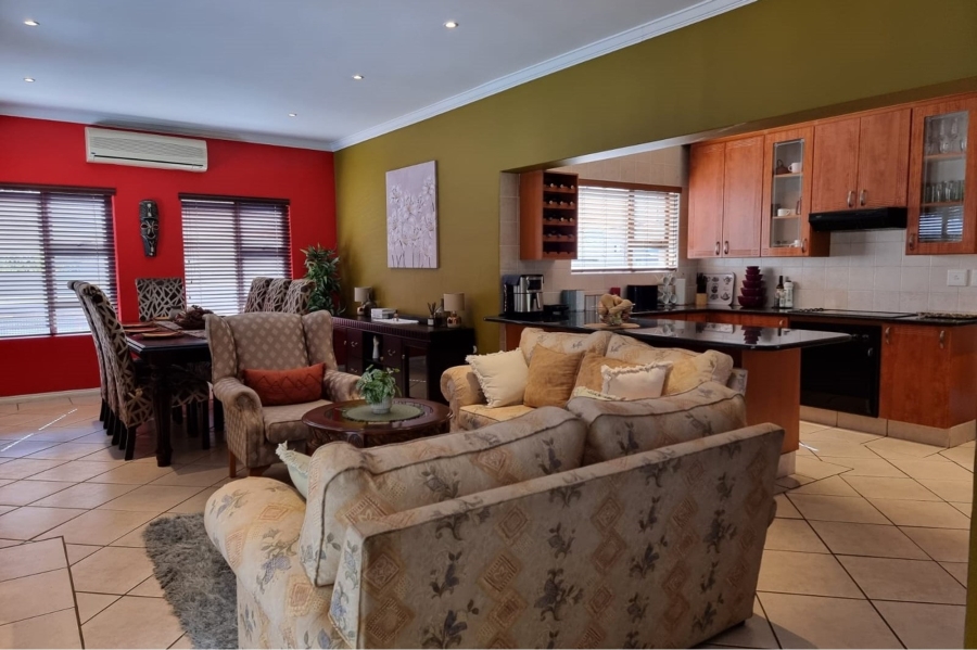 3 Bedroom Property for Sale in WestLake Country Safari Estate North West